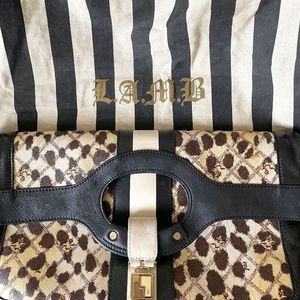 L.A.M.B clutch